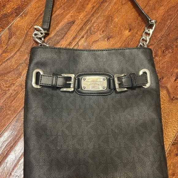 Michael Kors Black Leather Shoulder Bag or cross body purse with silver hardware - Picture 5 of 7